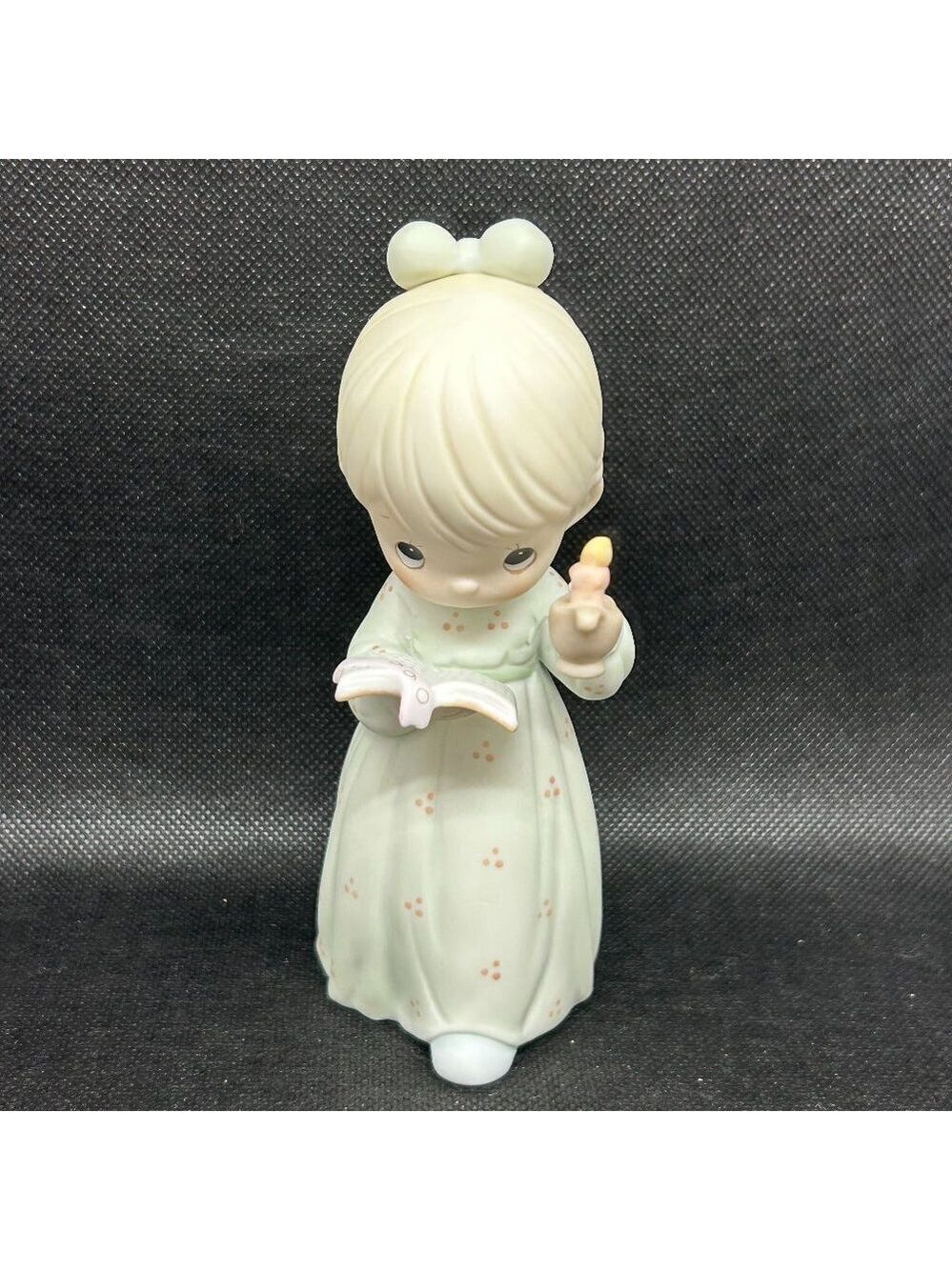 Precious Moments “Once Upon A Holy Night" 1990 Annual figurine